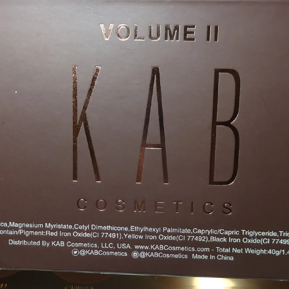KAB Cosmetics Contour and Highlight Palette
